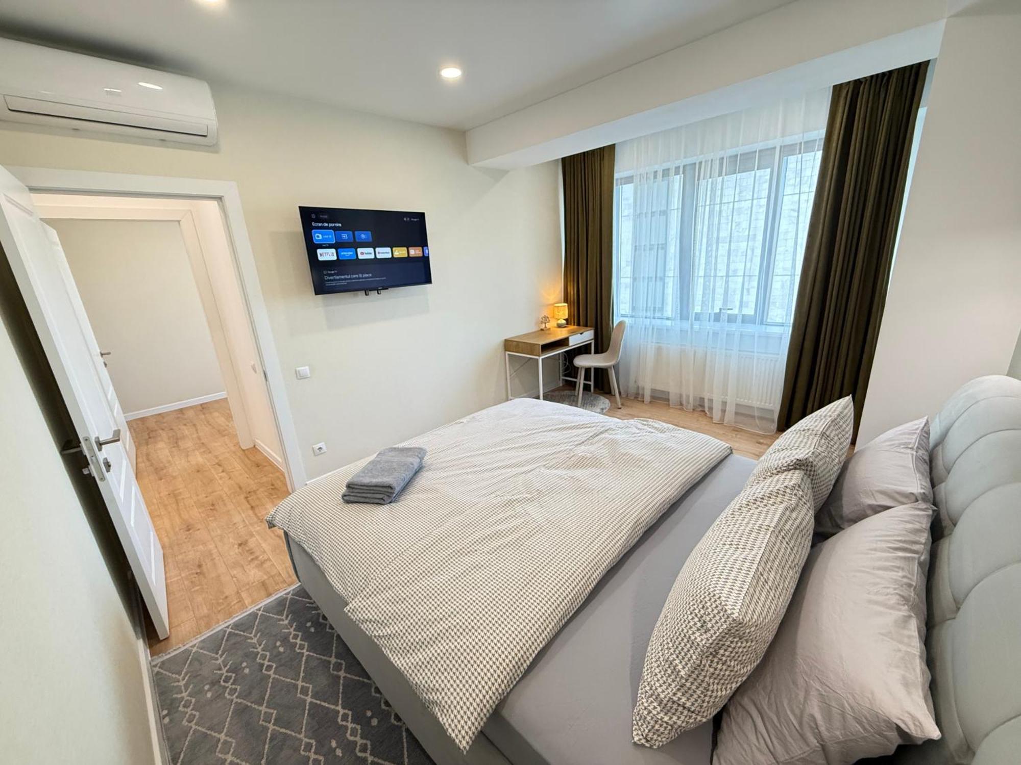 Rentnow Large And Cozy Apartment In The Center, Parking Кишинев Екстериор снимка
