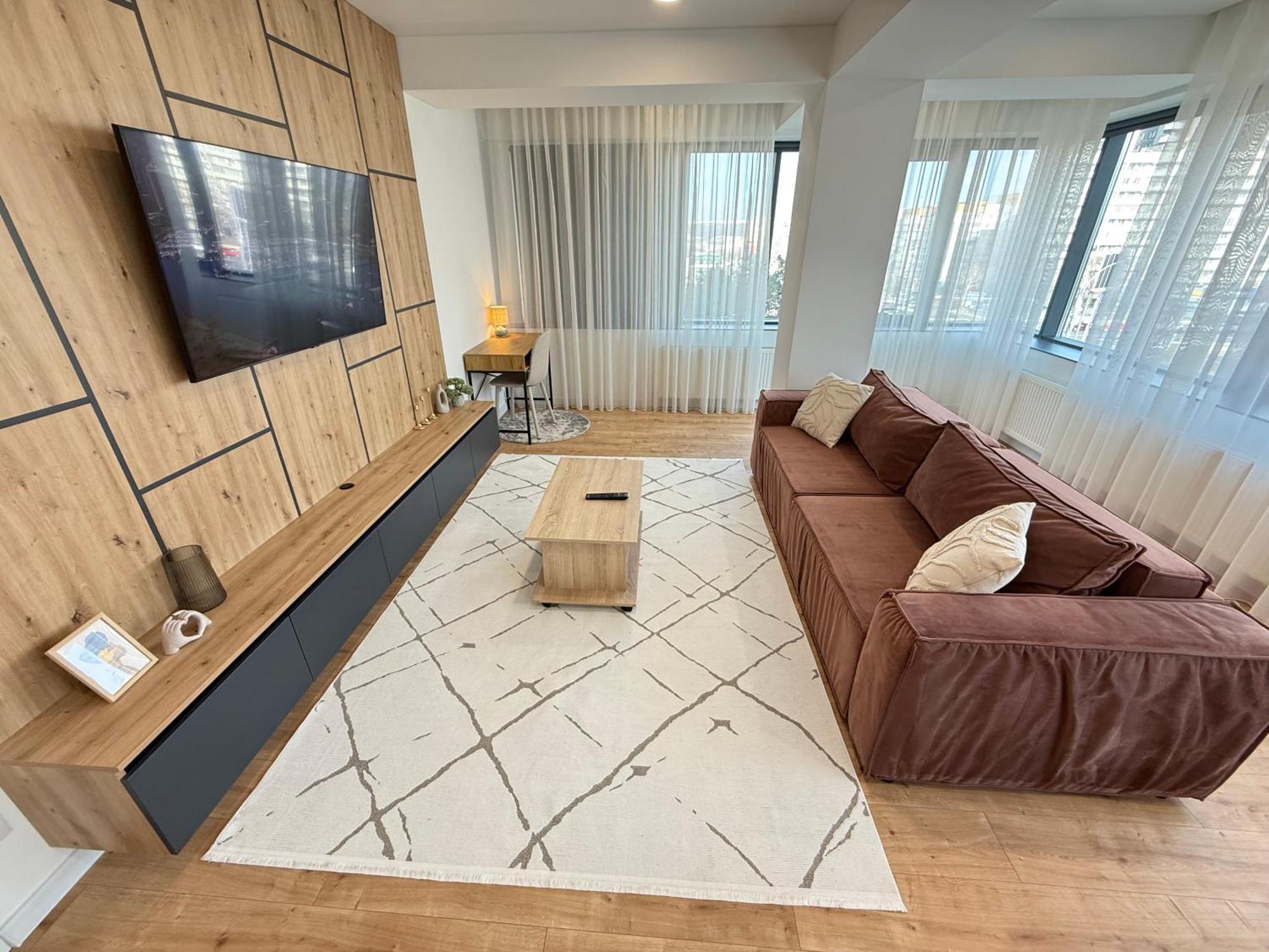 Rentnow Large And Cozy Apartment In The Center, Parking Кишинев Екстериор снимка