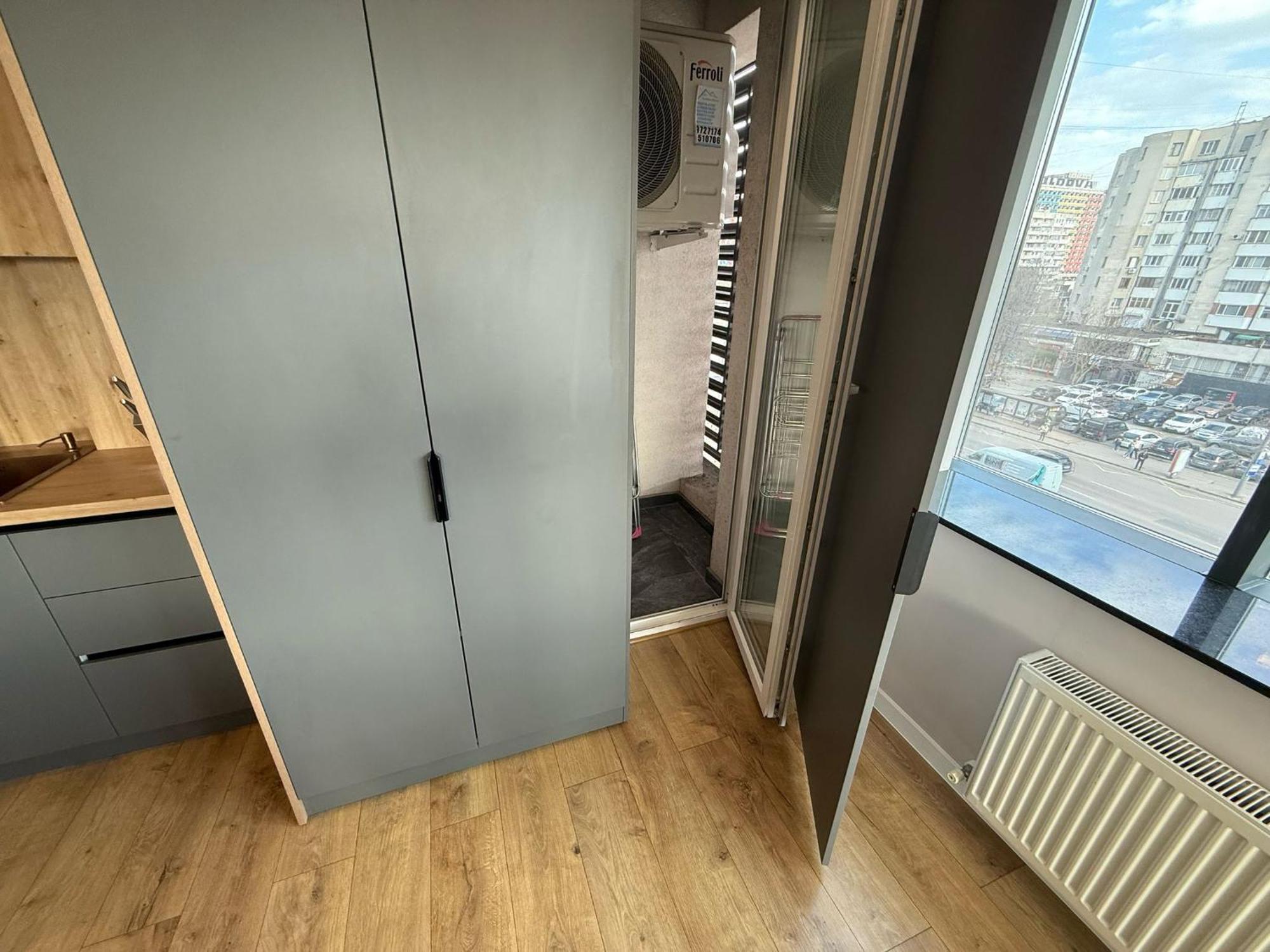 Rentnow Large And Cozy Apartment In The Center, Parking Кишинев Екстериор снимка